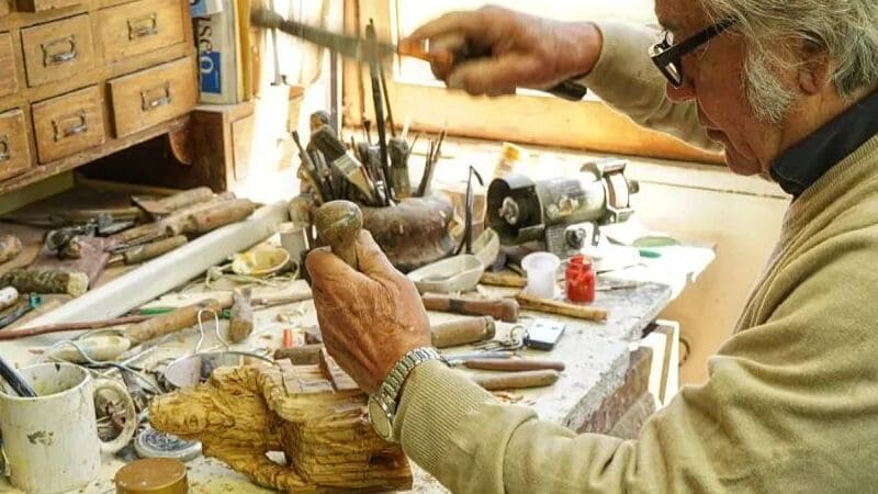 Zerreitug, the Self-Taught Master of Chilean History in Wood