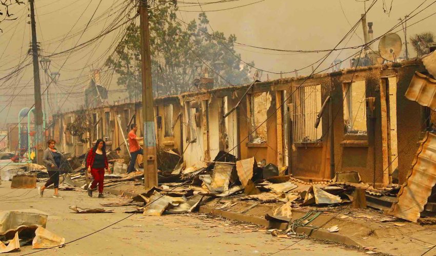 Megaincêndio de Penco-Lirquén: sobem para 21 as vítimas fatais e relatórios-chave seguem pendentes
