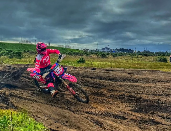 Mulheres pilotos: quando a paixão por motos também protege as florestas