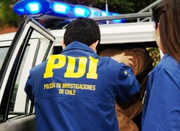 Three Arrested for Timber Theft After Chase and Rollover in Valdivia