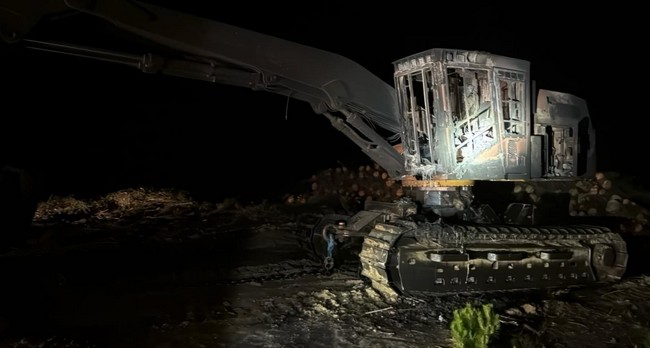 Arson attack in Arauco leaves machinery and containers destroyed