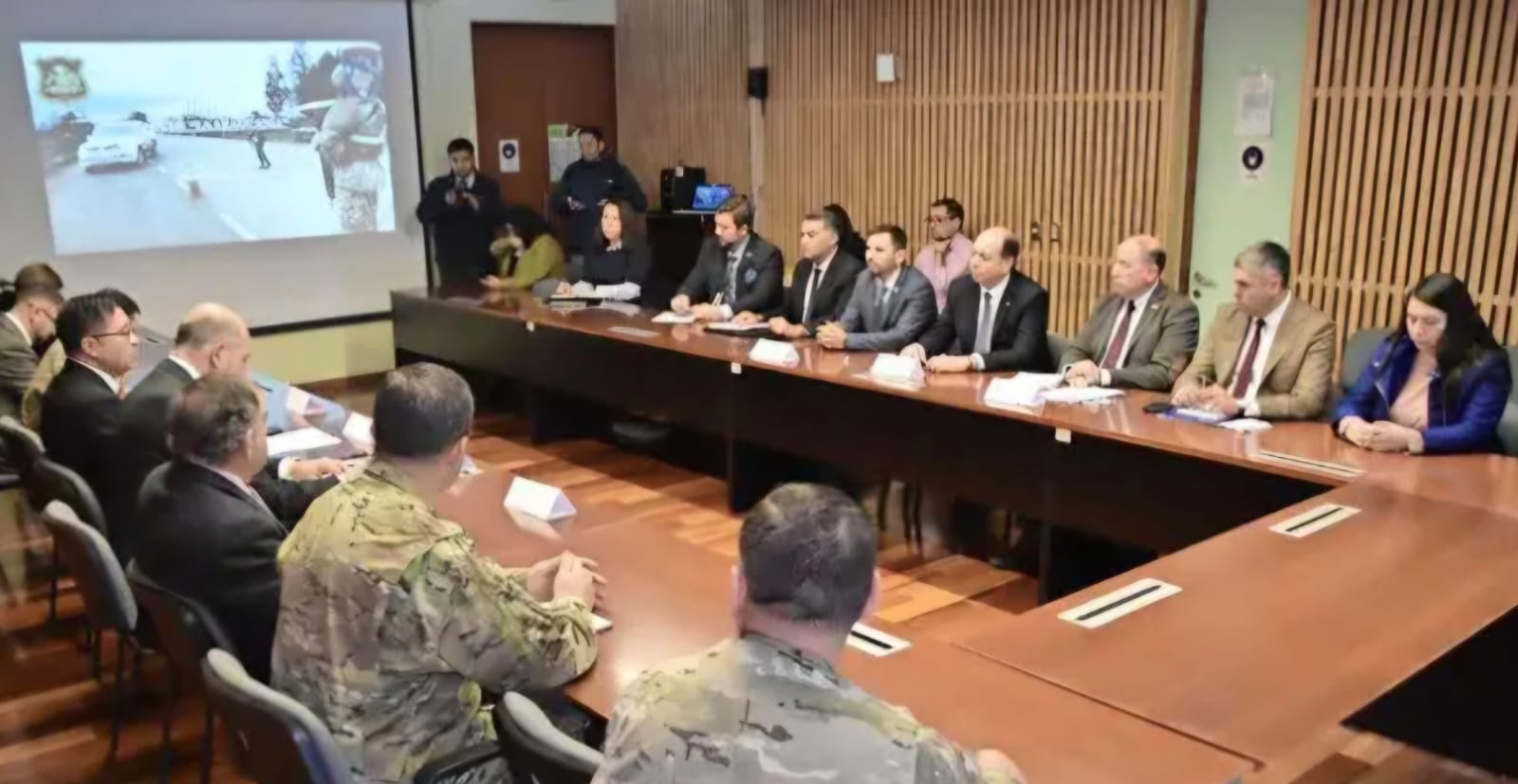 Delegados inician coordinación de labores de Defensa en zonas bajo Estado de Excepción