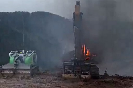 Ataque incendiario golpea a faena forestal en Traiguén