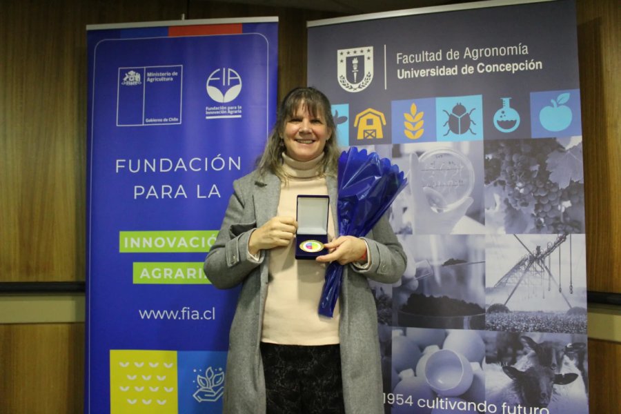 Deputy Director of UdeC Chillán Campus Receives Woman Agroinnovator Award in Ñuble