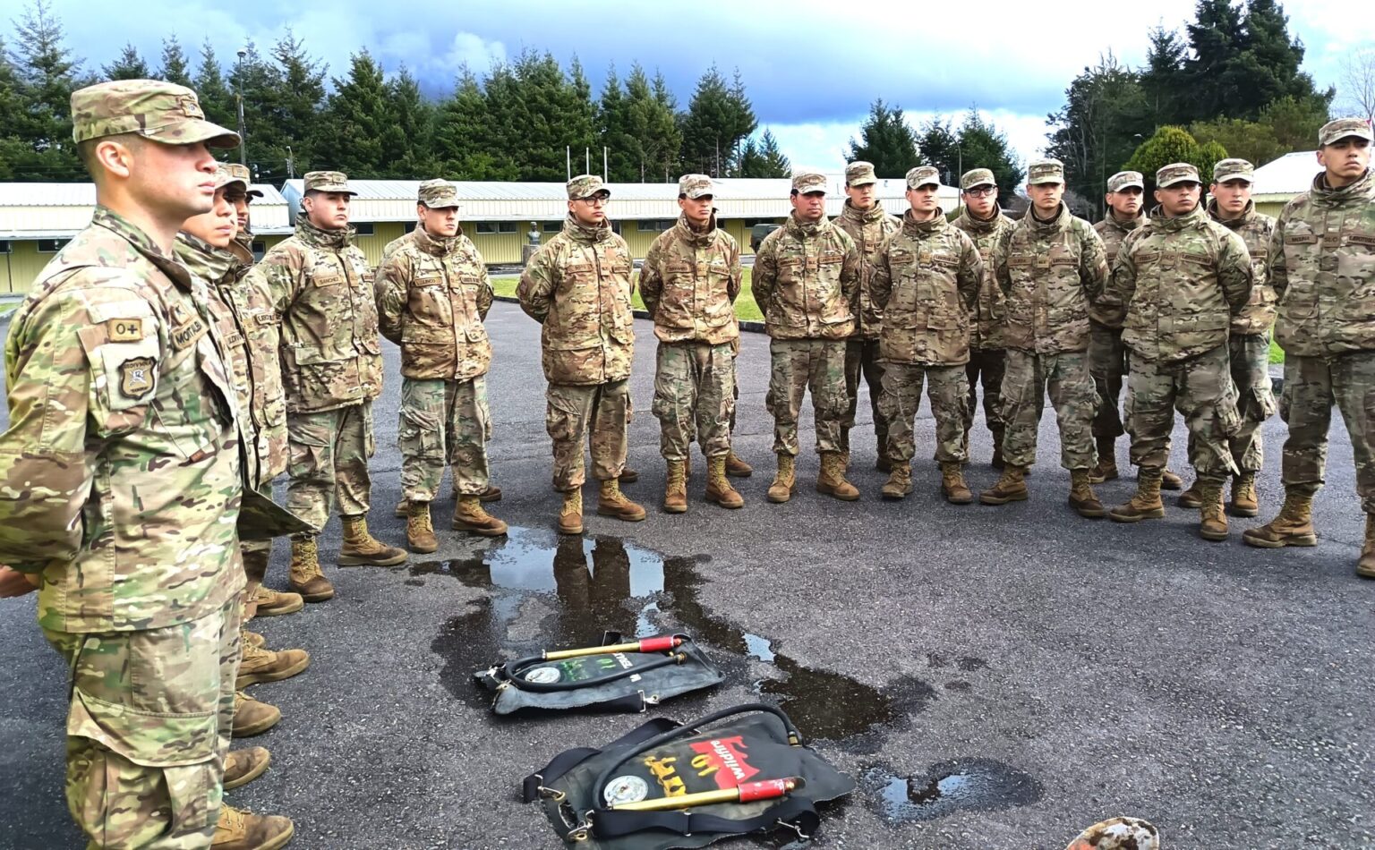 CONAF trained 76 soldiers from the Los Lagos Region in fighting forest fires