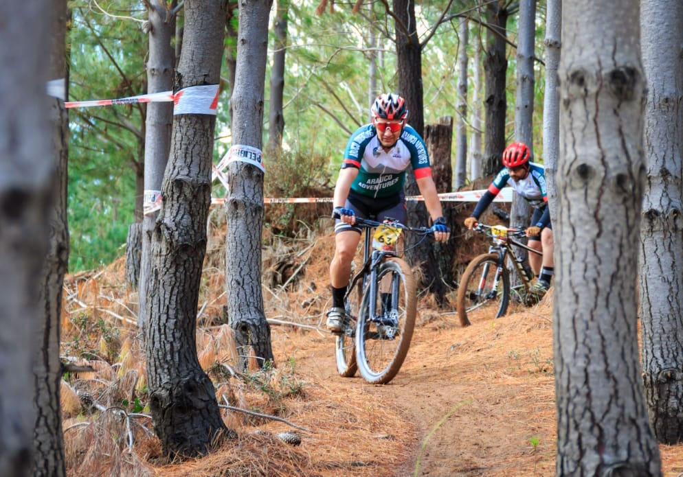 Pedaleando entre bosques: deporte y cuidado del entorno en Arauco
