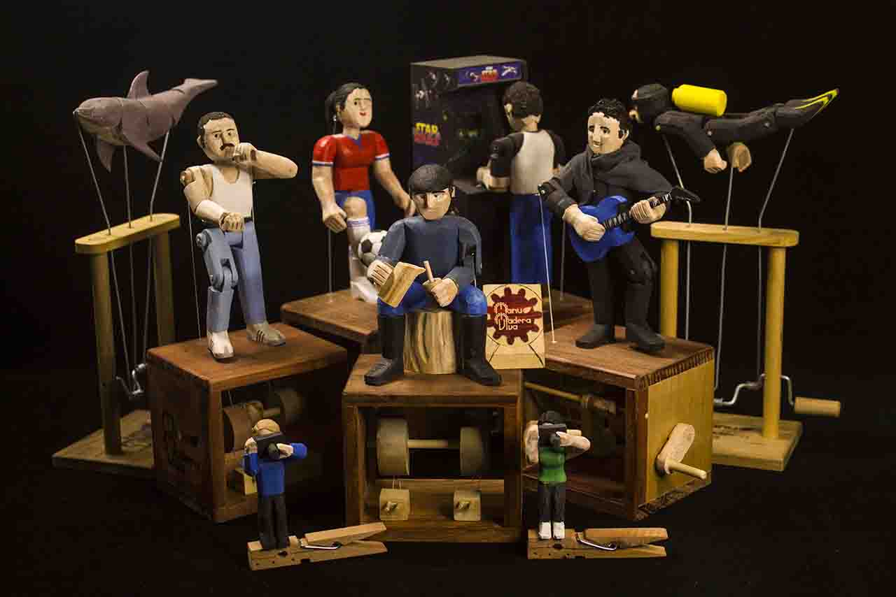 Self-Taught Artisan Revolutionizes the World with Wooden Automata Creations