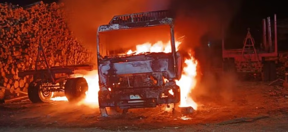 Crítico informe de Multigremial de La Araucanía: ataques incendiarios contra maquinarias aumentaron 58% y ocurren 27 atentados por mes