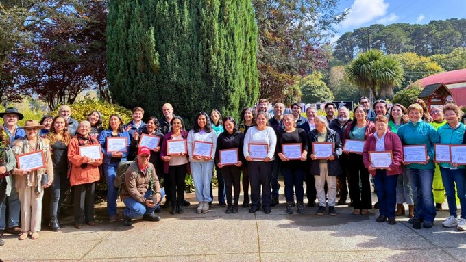 Mujeres fueron reconocidas como “Guardianas del bosque” en Los Ríos por Conaf y FAO