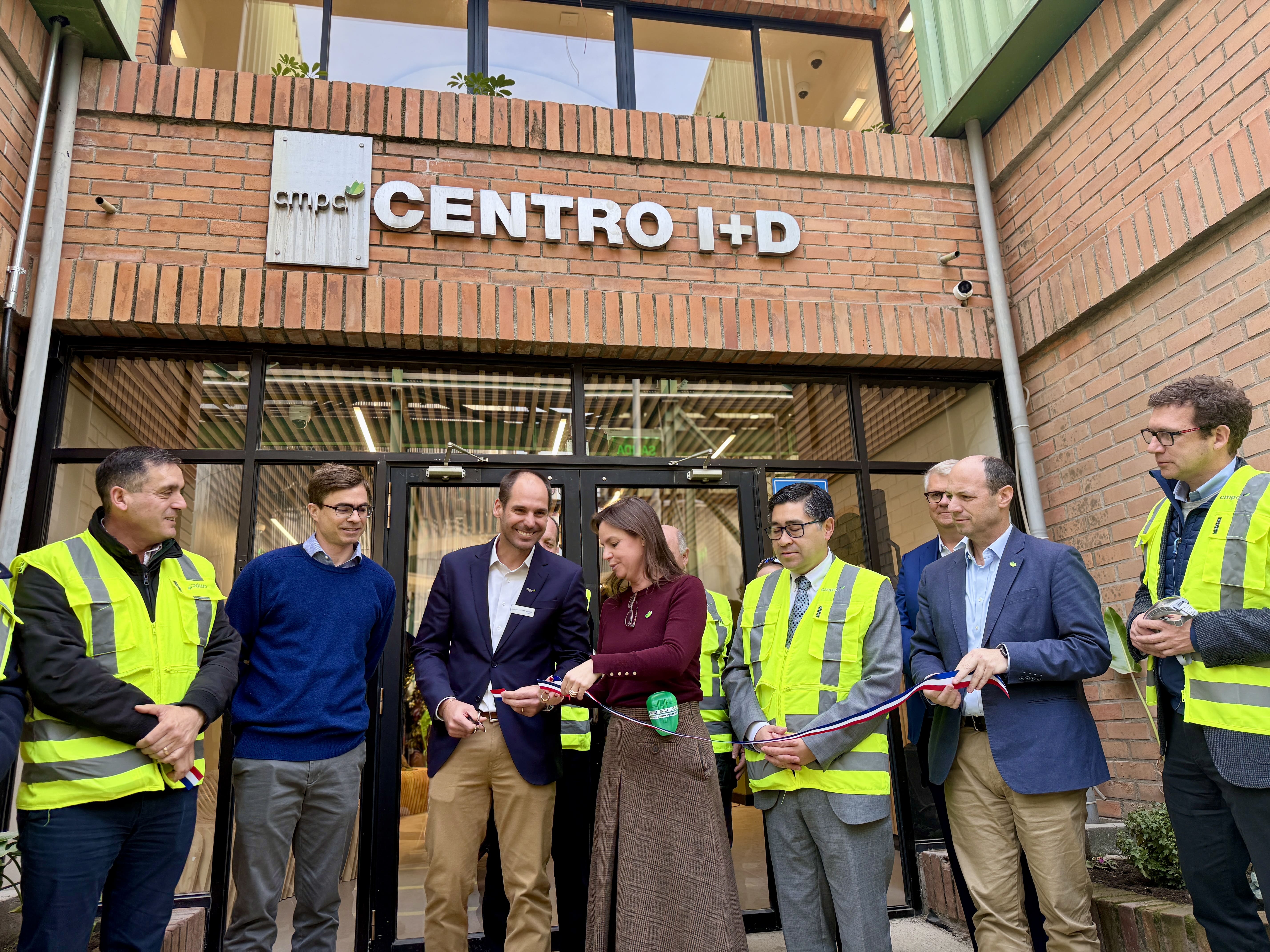 Innovating to transform: CMPC inaugurates center that will drive the next generation of developments for the forestry industry