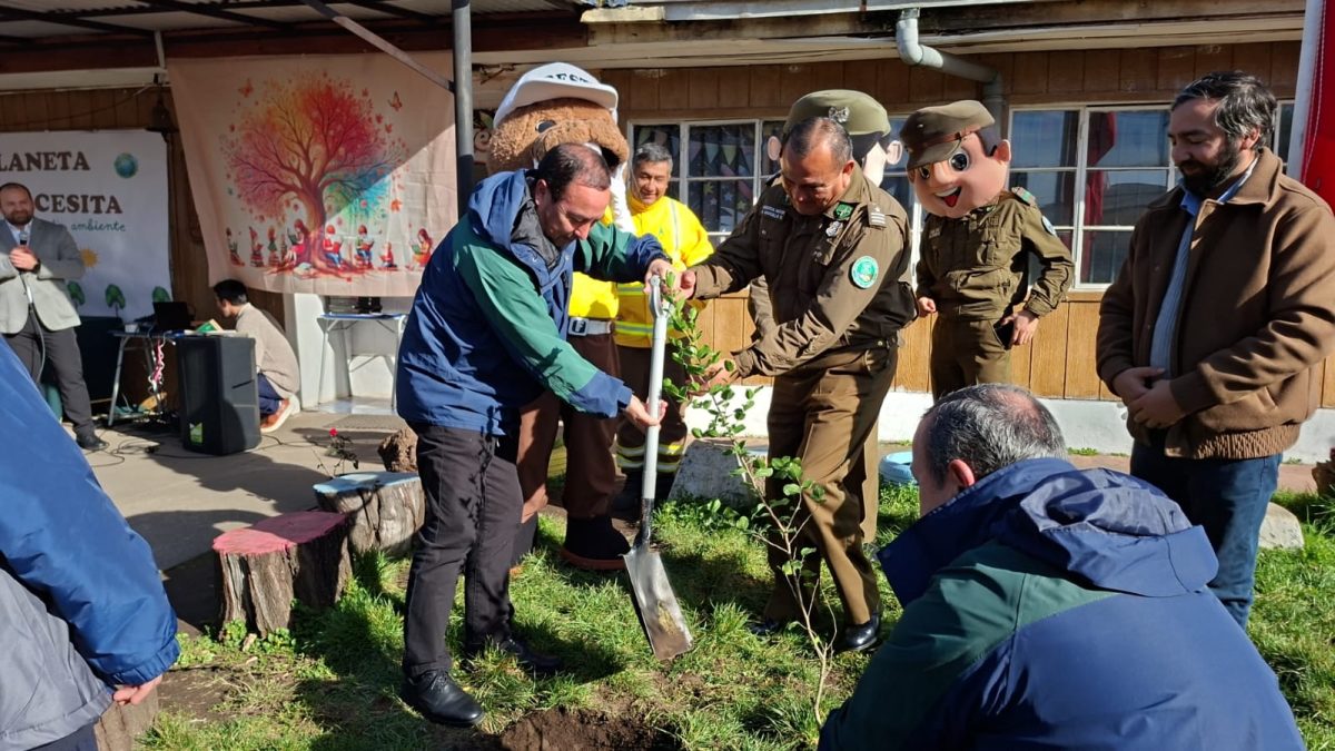 Conaf y Carabineros impulsan brigadas escolares para fortalecer la prevención de incendios forestales en Biobío