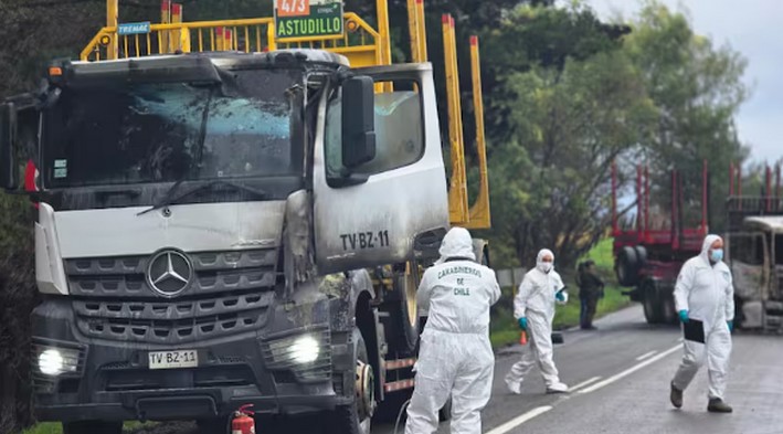 Ataque incendiario en La Araucanía deja dos camiones destruidos