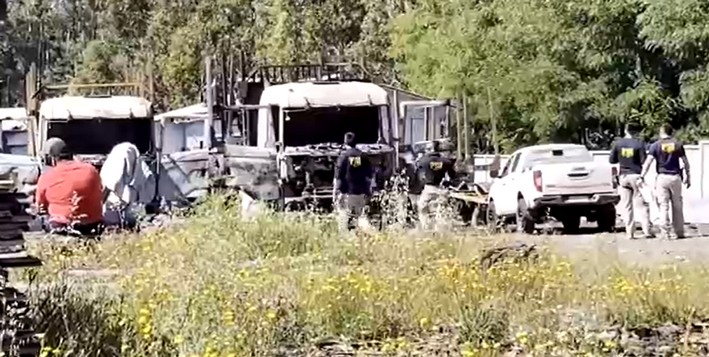 Año cierra con nuevo ataque Incendiario en La Araucanía: Dos camiones quemados en Collipulli