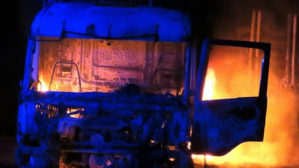 Ministério Público investiga ataque incendiário em Los Ríos: pelo menos 12 caminhões foram queimados