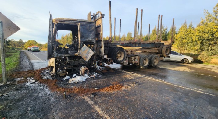 Entrepreneur from Biobío loses recently paid truck after arson attack: damage exceeds $90 million