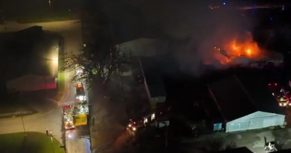 Fire destroys plant of the Match Company in Retiro