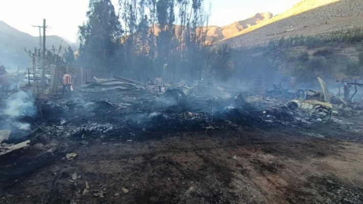 Fire in Paihuano Leaves at Least 18 Victims and Eight Homes Destroyed