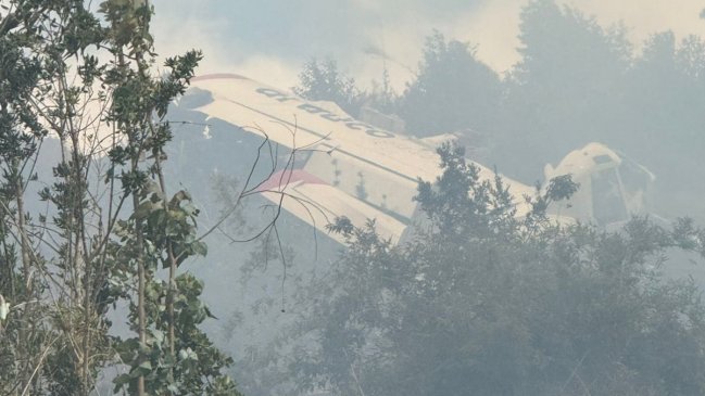 Avioneta de combate a incendios capotó en Lebu: Piloto fue rescatado