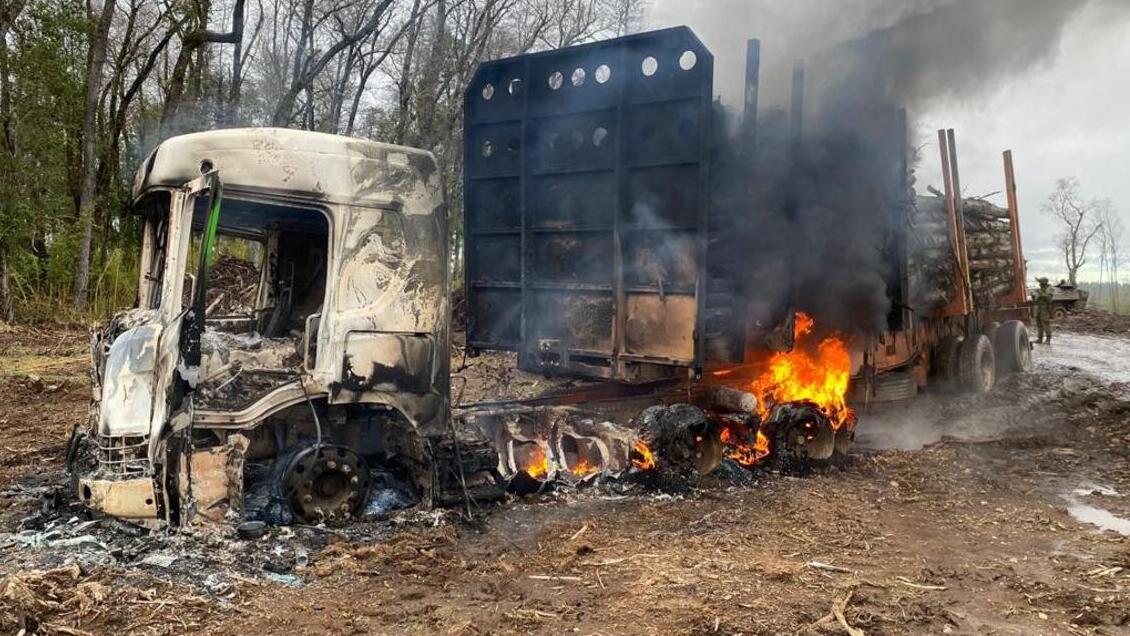 Ataque incendiário em Collipulli: Quatro caminhões queimados