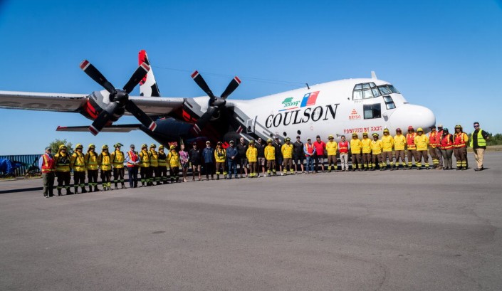 The Hercules C130 "tanker" arrives in Biobío with a 15,000-liter capacity for firefighting