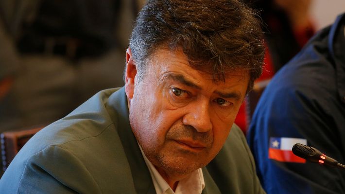 Ministro Valenzuela diz que vulnerabilidade do Chile a incêndios florestais se explica pela "neoliberalização do território"