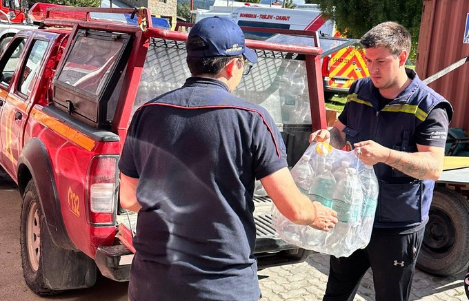 Chilean Firefighters Support Argentinians in Forest Fires